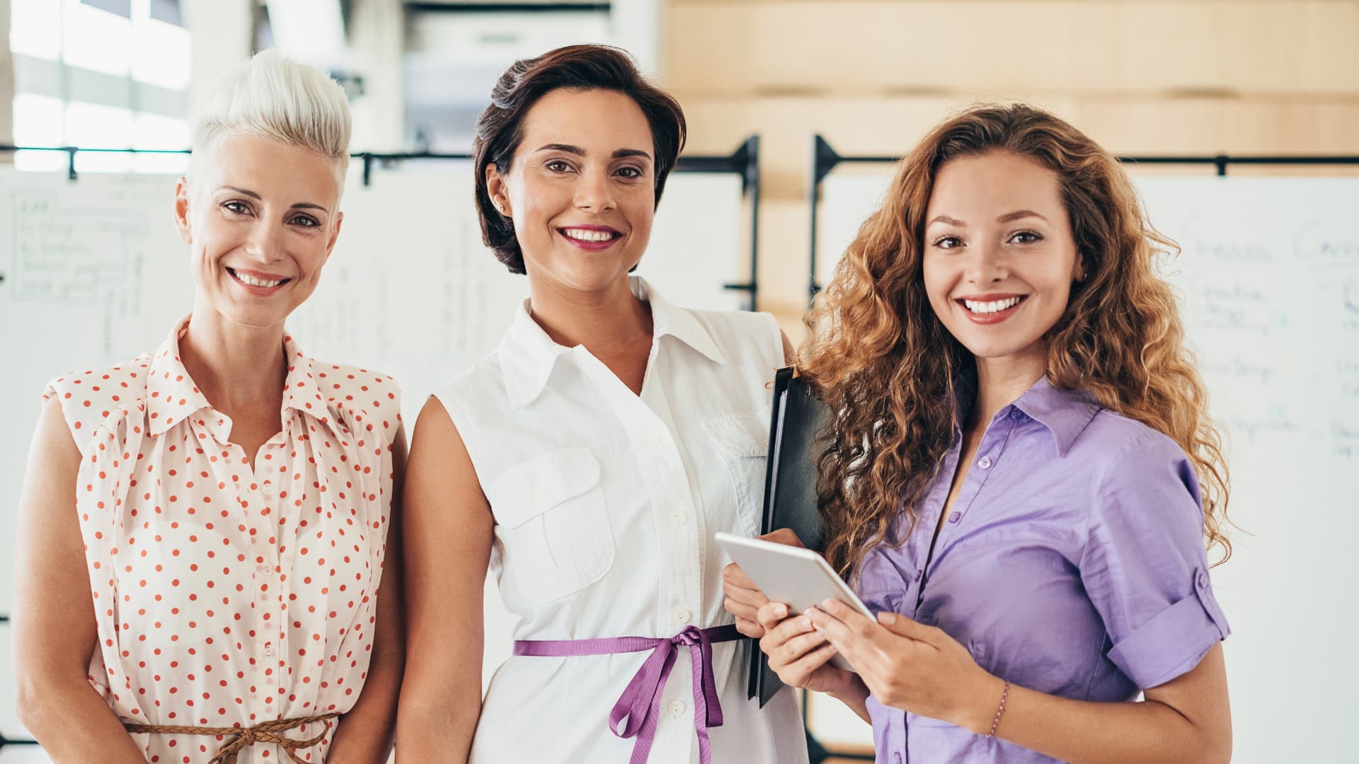 Mujeres ejecutivas Fuchsia