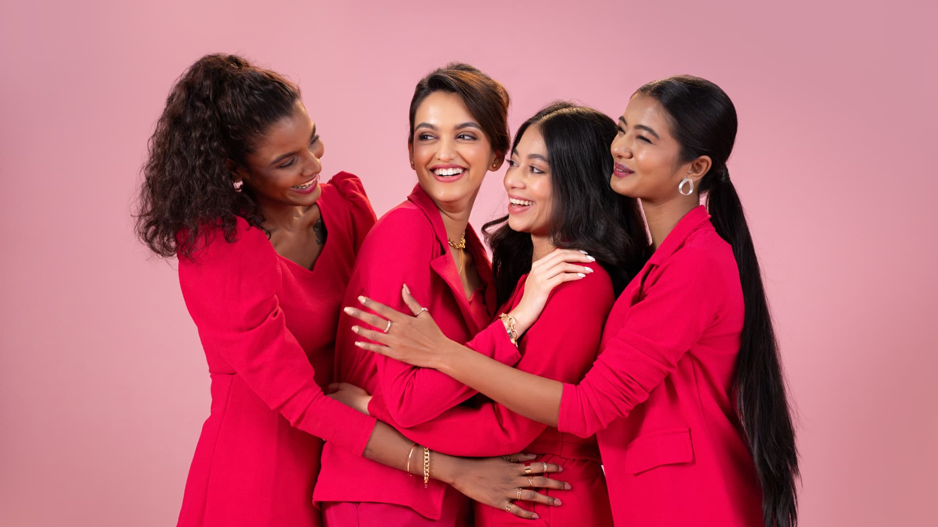 Mujeres Fuchsia unidas